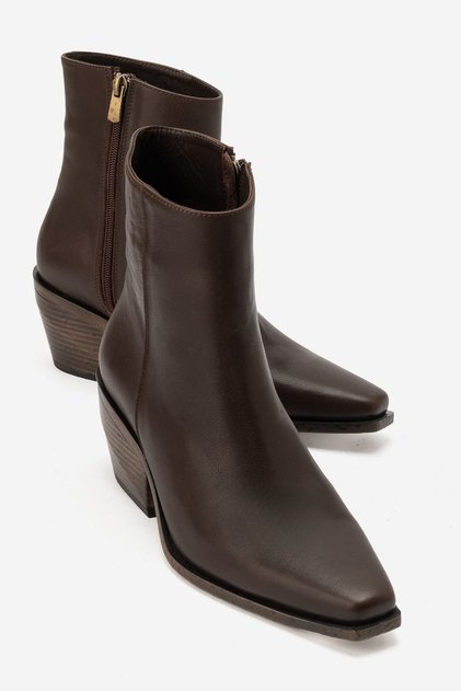 Wanille Women's Pointed Toe Genuine Leather Zippered Boots Brown