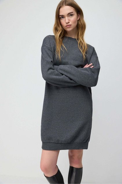 Rochie tip hanorac cu mânecă lungă