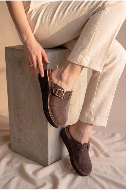 Soft Leather, Closed Front, Nubuck Buckle Detail, Fully Stitched, Orthopedic, Suitable for Daily Use, Women's Slippers.