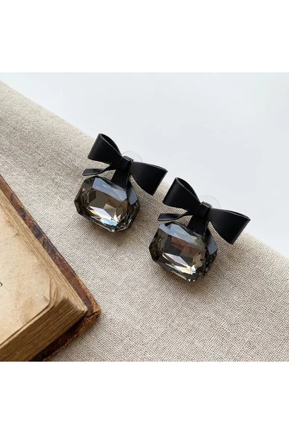 Black Ribbon Motif Smoked Glass Stone Showy Women's Earrings