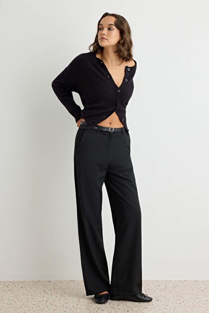 Siyah Kemerli Straight/Düz Kesim Kumaş Pantolon TWOAW27PL00059
