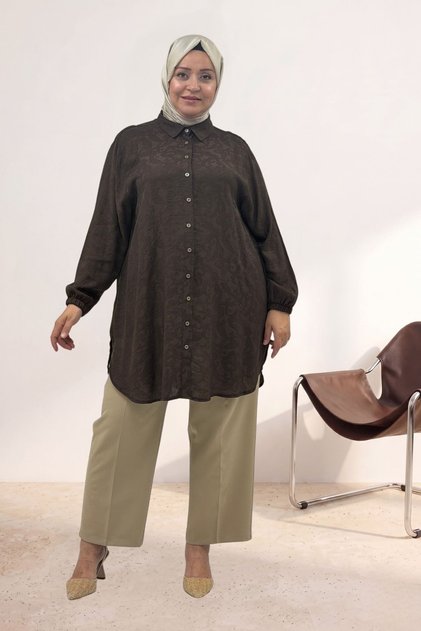 68048 Plus Size Jacquard Strawberry Shirt with Elastic Sleeves - Brown