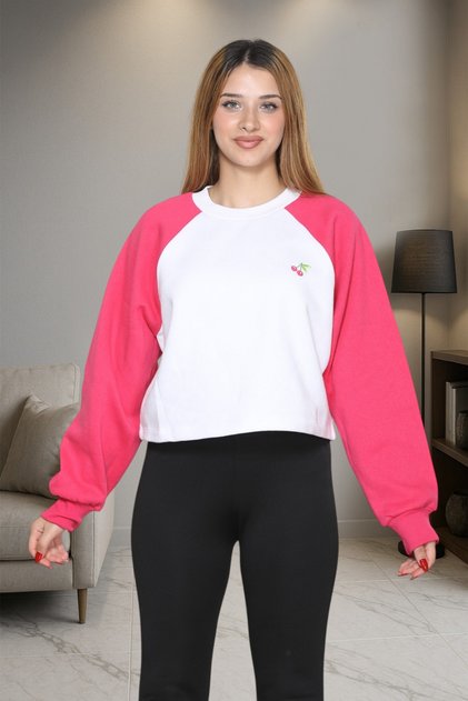 Kadın Beyaz Reglan Kol Kiraz Nakışlı Bisiklet Yaka Oversize 3 iplik Sweatshirt
