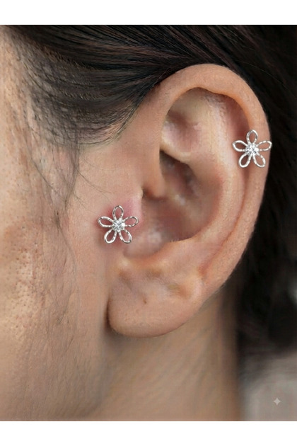 Papatya Beş Yapraklı Çelik Piercing Helix Tragus Lob