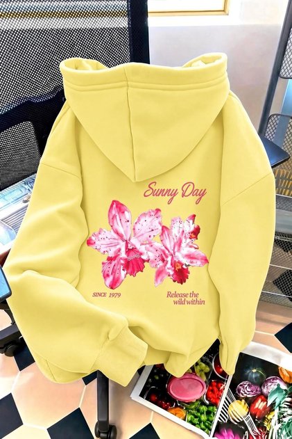 سويت شيرت بقلنسوة كبير الحجم مطبوع عليه Sunny Day Botanical | هودي من قماش الشادرون المزخرف بالزهور