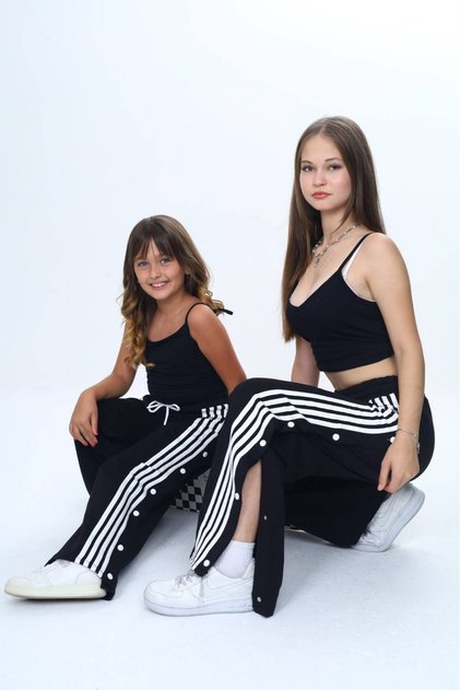 Girls' Sportswear a Quality Sportswear with Snap Buttons on the Bottom