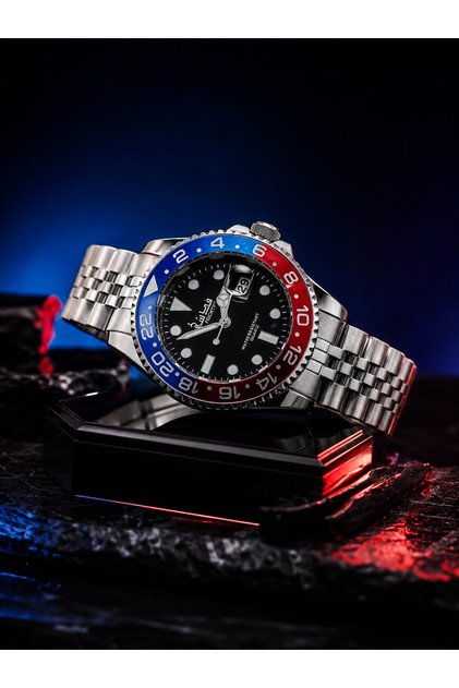 Fadchi Male Clock with Blue and Red Frame