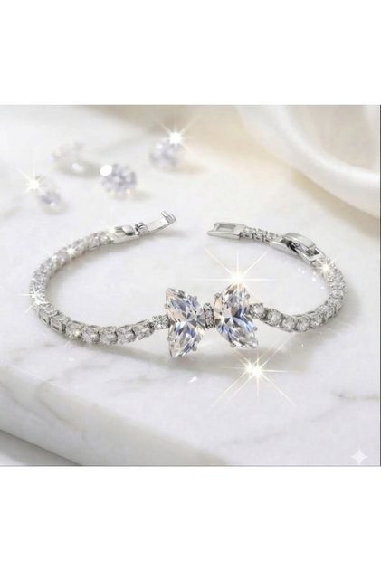 Silver Color Round Embellished Butterfly Pattern Waterway Women's Bracelet (17+2 CM)