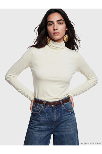 Femeie, corp ecru " (Woman, ecru body) - this implies the woman is wearing a "body suit" or a very tight, ecru-colored garment. "Body suit " is a very specific term in Romanian, often used in fashion or when referring to a certain type of clothing. "Body suit " can be translated as "bodycon " or "body suit " (the latter being more literal, but "bodycon " is more common in fashion). "Bodycon " is a term that implies a garment that is very tight and often unbreakable, like a second skin. "Bodycon " can be translated as "bodycon " or "body suit " (the latter being more literal, but "bodycon " is more common in fashion). "Bodycon " is a term that implies a garment that is very tight and often unbreakable, like a second skin. "Bodycon " can be translated as "bodycon " or "body suit " (the latter being more literal, but "bodycon " is more common in fashion). "Bodycon " is a term that implies a garment that is very tight and often unbreakable