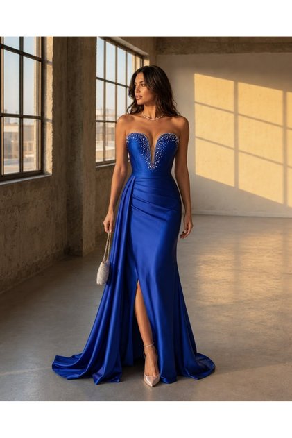 Saks Stone Detailliertes, drapiertes, geschlitztes Satin-Fischschwanz-Abendkleid 583430