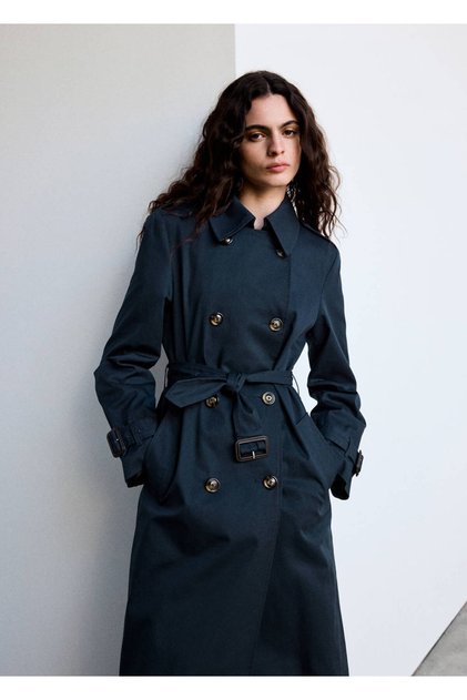 Trench coat with shirt collar and buckles
