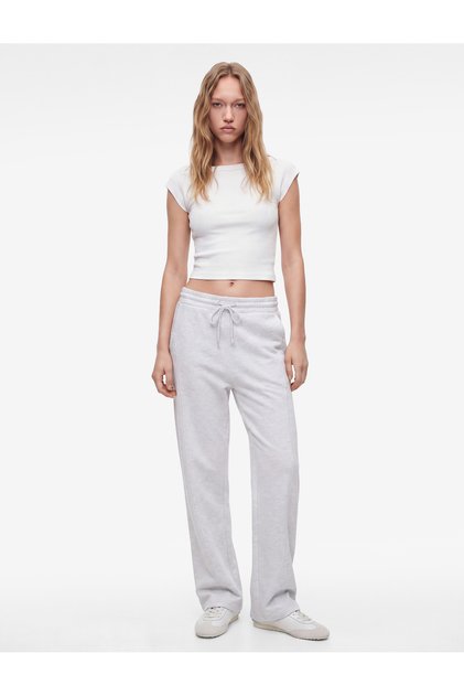 Standard Waist Tie, Stitching Detail, Pockets, Comfortable Fit, Barrel Sweatpants