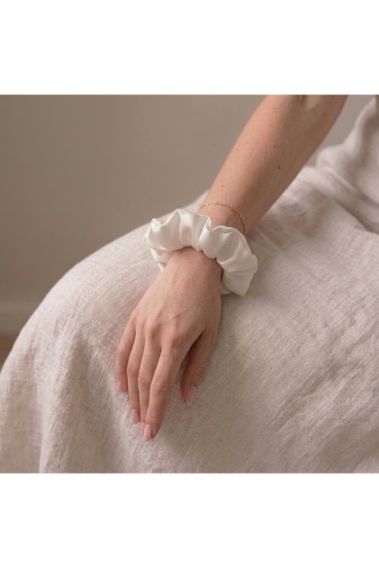 Lüks Saten Saç Tokası – Saç Kırmayan İz Bırakmayan Large Scrunchie Topuz Tokası (1ADET)