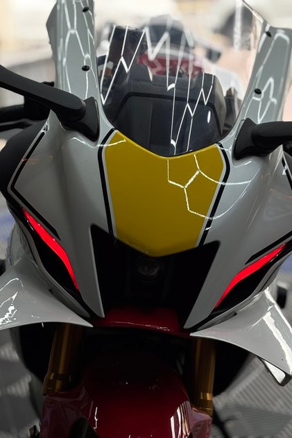 Yamaha R7 için Hazır Kesim Tam Uyumlu Far Filmi Far Tasarım Sticker (2021-2025)