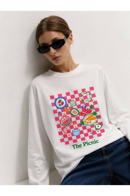 White the Picnic Printed Long Sleeve T-Shirt Suitable for Hijab