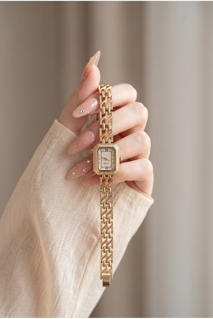 Vintage Women's Steel Watch Gold Color Rectangular Case Old Money Luxury Premium Band Stylish Elegant Women's Wristwatch | Limited Edition 2027 New Collection
