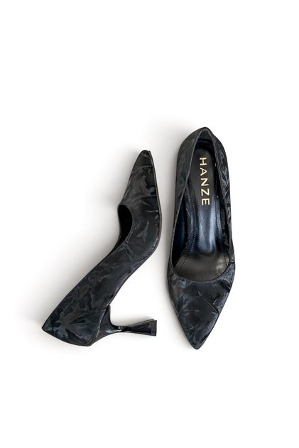Women's Stiletto Wrinkled Black Shiny Pointed Toe Medium Heel F702