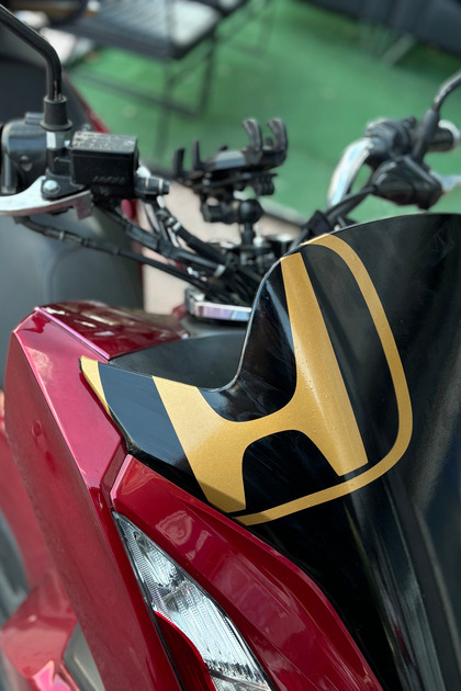 Honda PCX için Ön Cam için Büyük Honda Logo Sticker Etiket (25CMx20CM)