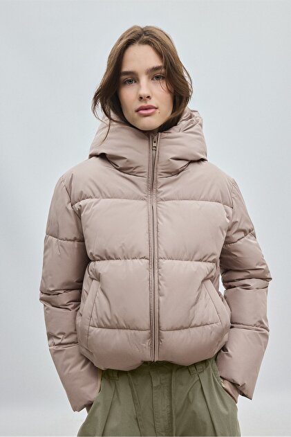 Basic kapüşonlu şişme mont