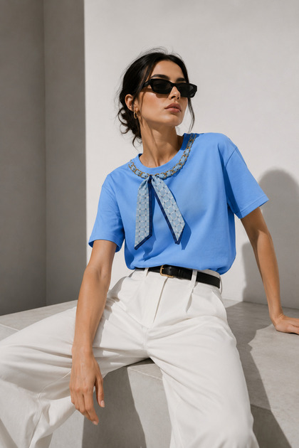Kadın Mavi Zincir ve Fular Detaylı Oversize Kısa Kol T-Shirt (%95 Pamuk)