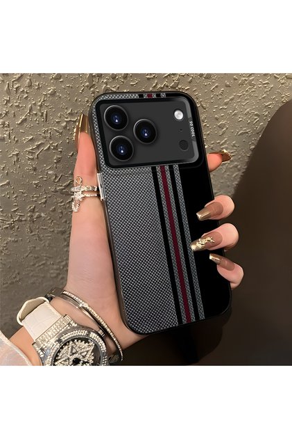 حافظة صلبة بنمط شريط عمودي أنيق وعالي الجودة متوافقة مع iPhone 17 Pro Max، توفر حماية ضد الصدمات