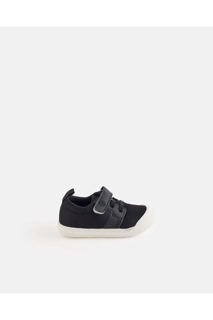 Infant Boys Black Textured Slip-On Sneakers