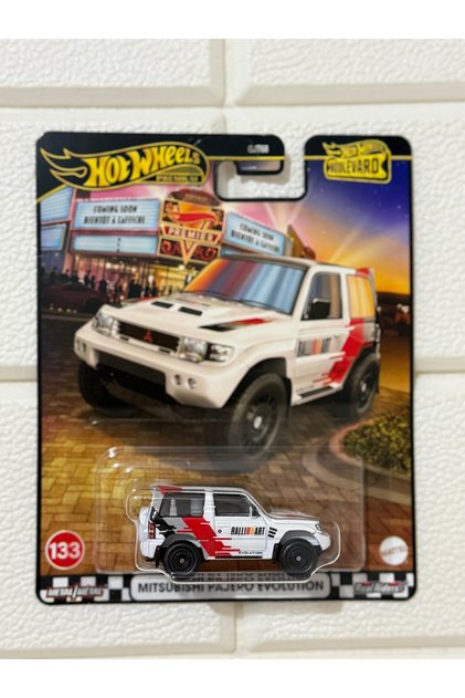 Premium Boulevard Mitsubishi Pajero Evolution