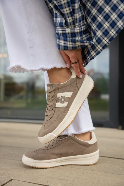 Adidași de damă UU274025 40
