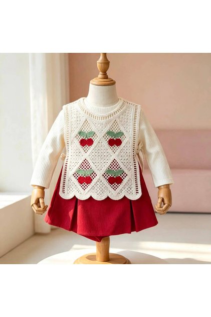 Kız Bebek Kirazlı Süveterli Şort Etekli Takım