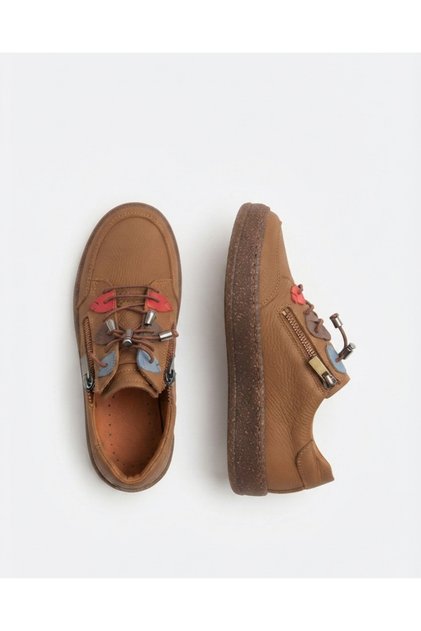 Women's lace-up everyday comfort casual sneakers