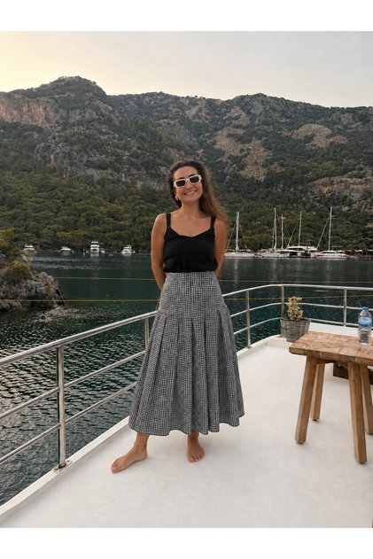 Black and White Gingham High Waist Skirt with Pleated Detail