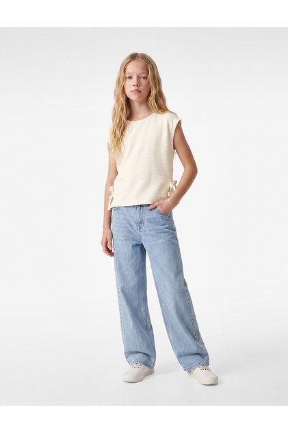 Bow-Detail Crew-Neck Sleeveless Blouse
