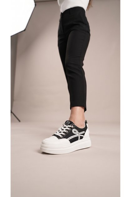 Kadın Taş Detaylı Fiyonk Desenli Kalın Düz Taban Sneaker Bağcıklı Rahat Günlük Spor Ayakkabı Yürüyüş Ayakkabısı