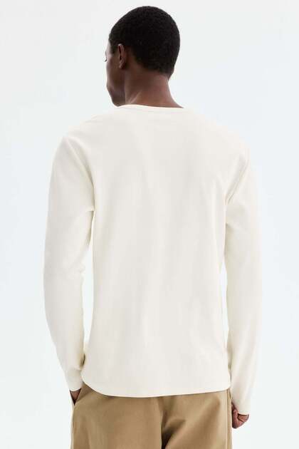 Slim Fit Ribbed Henley shirt