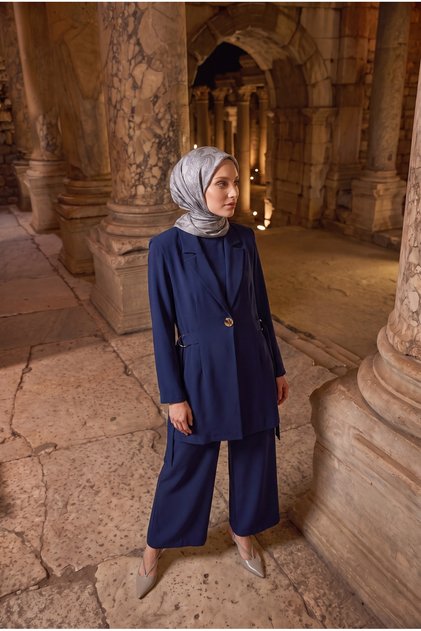 Classic Collar Accessory Detailed Long Jacket Wide Leg Pants Three-Piece Set Navy Blue 26Ka630