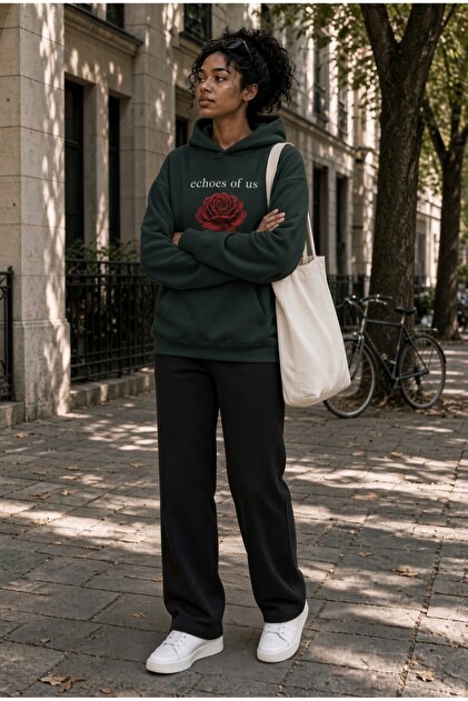 Echo Rose Women's Nefti Green Oversize Sweatshirt Tracksuit Set Rose Printed 2-Piece Sports Set