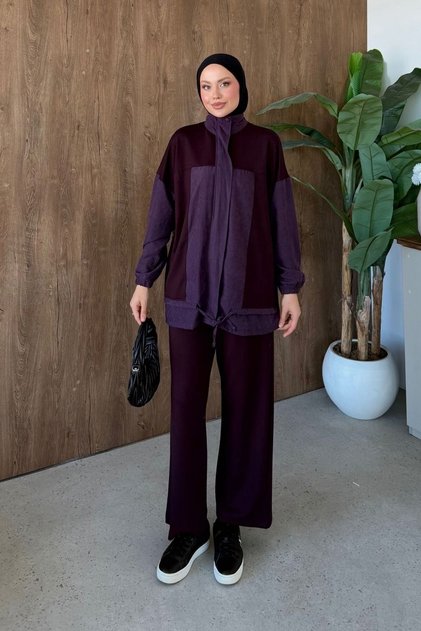 بدلة أكسفورد مزينة باللون البرقوقي