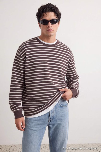 Kahverengi Oversize/Geniş Kesim Yumuşak Dokulu Şardonsuz Sweatshirt TMNAW25SW00169