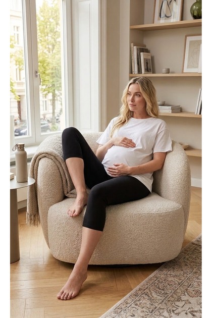 Maternity Seamless Black Capri Tights