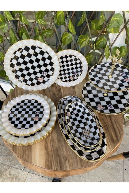 Breakfast Set 17 Pieces Gold Checkered