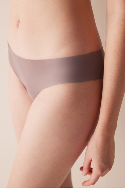 Nyommentes, láthatatlan, lézerrel vágott szürke slip bugyi
