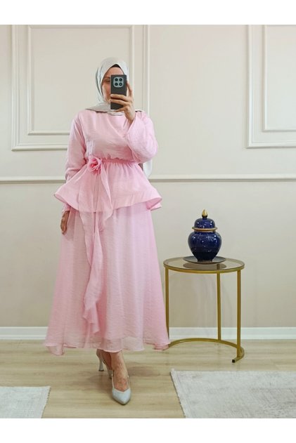 Gül Aksesuarlı Peplum Detaylı Pamuklu Vual Elbise
