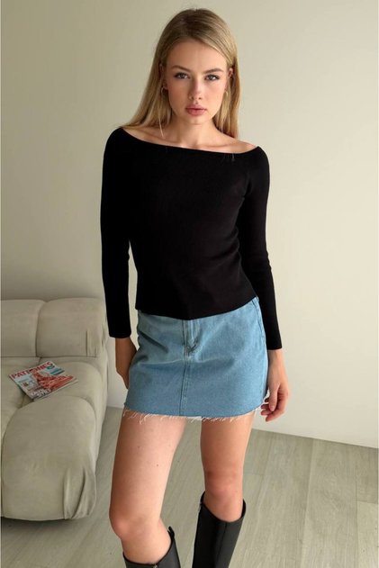Madonna Collar Off-The-Shoulder Slim Fit Long Sleeve Basic Knitwear Sweater Aw26Kz00032