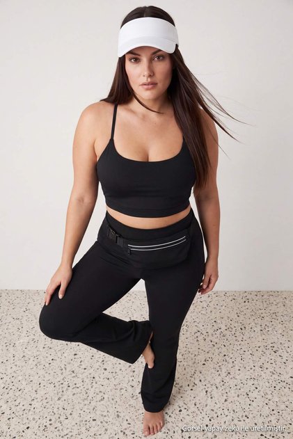 Siyah Sırt Pencere/Cut Out Detaylı Destekli/Şekillendirici Askılı Örme Spor Sütyeni TBBAW27CN00002