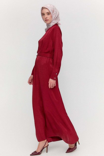 Drape Detaylı Kemerli Davet Elbisesi