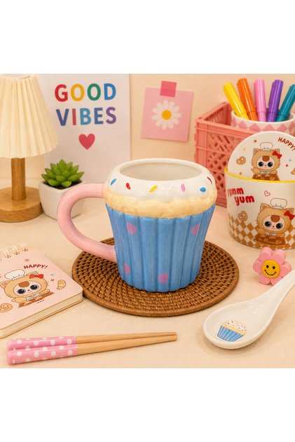 Hediye Ofisi Mavi Cupcake 3D Seramik Kupa – Renkli Şekerlemeli Kahve Bardağı