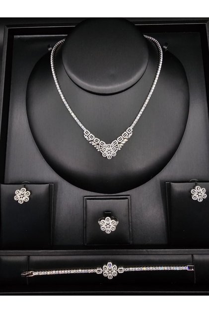 طقم اكسسوارات زركون فصوص باجيت لماعه