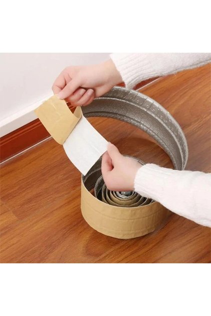 Plintă flexibilă autoadezivă universală pentru interior și decor