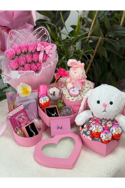 Papatya serisi pembe 3 kat hediye kutusu
