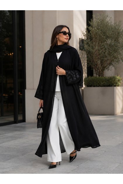 Black Patterned Crepe Women's Ferace and Shawl Set